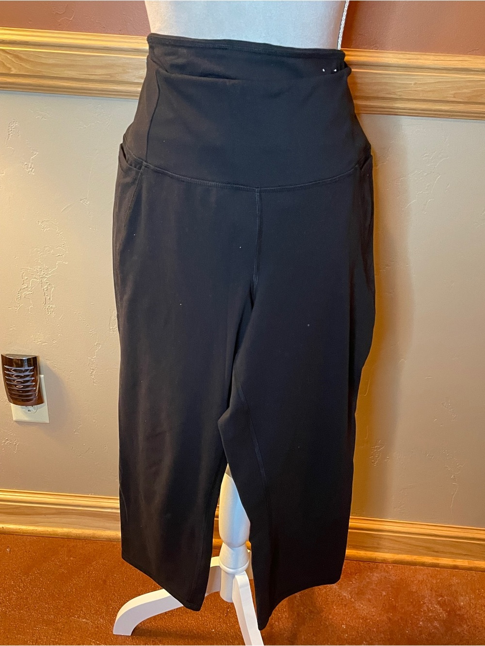 High-Waist Black Crop Leggings